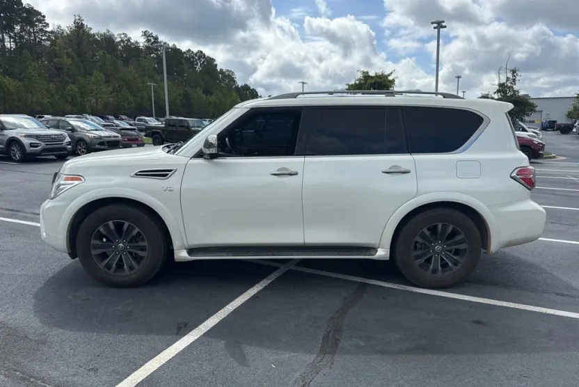 2019 Nissan Armada Platinum photo 1