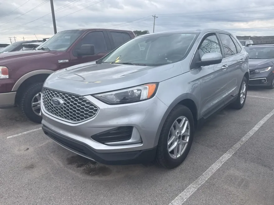 2024 Ford Edge SEL photo 1