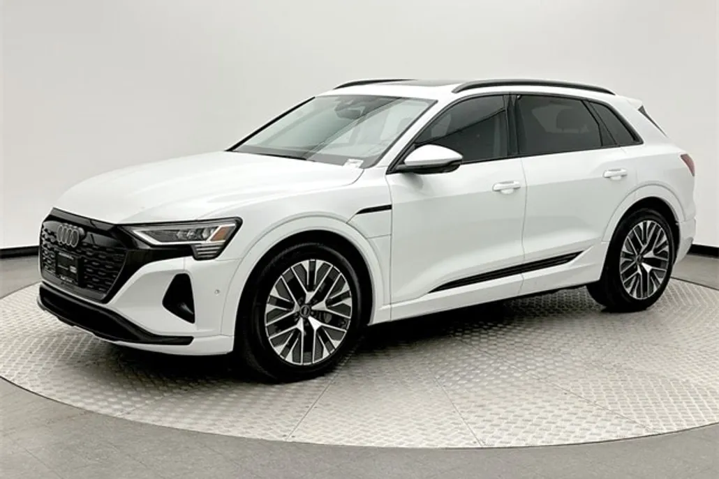 2024 Audi Q8 E-tron Premium Plus photo 1