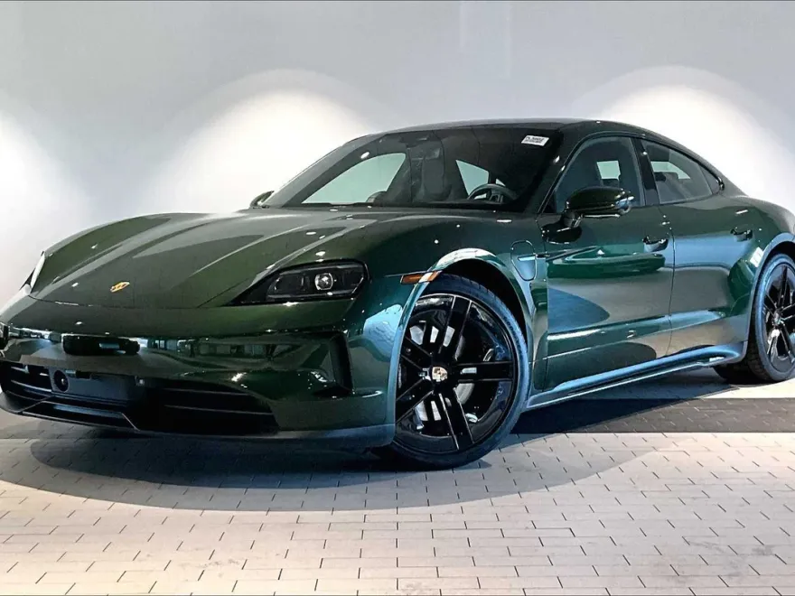 2025 Porsche Taycan photo 1