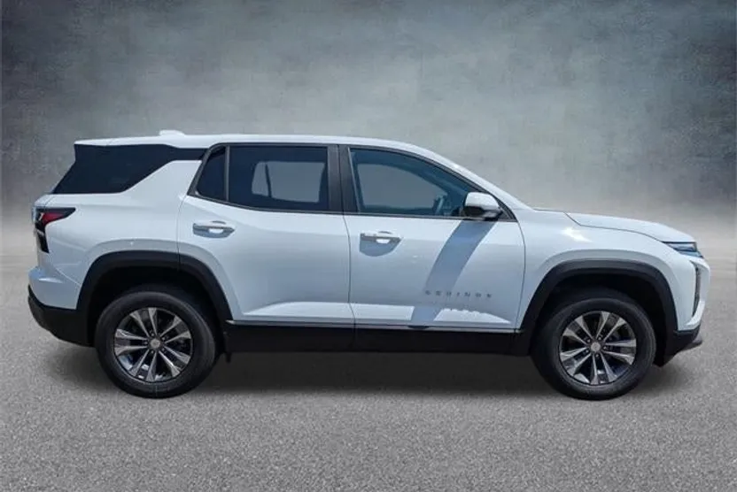 2026 Chevrolet Equinox LT photo 1