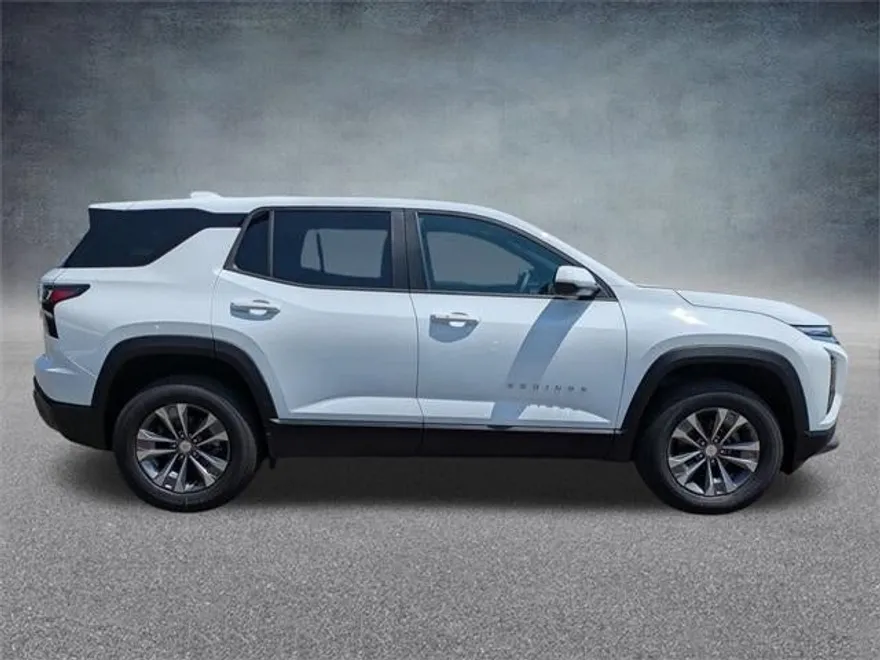 2026 Chevrolet Equinox LT photo 1