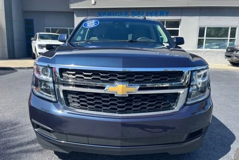 2019 Chevrolet Tahoe LT photo 1