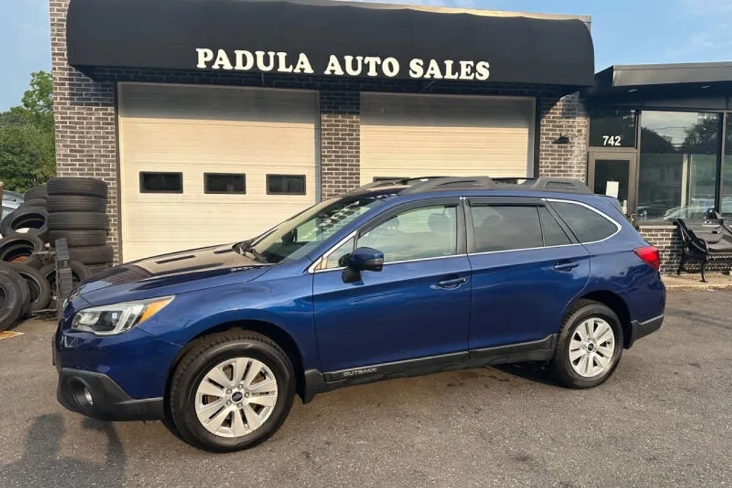 2017 Subaru Outback 2.5i Premium photo 1