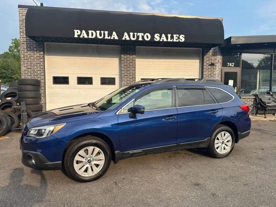2017 Subaru Outback 2.5i Premium photo 1