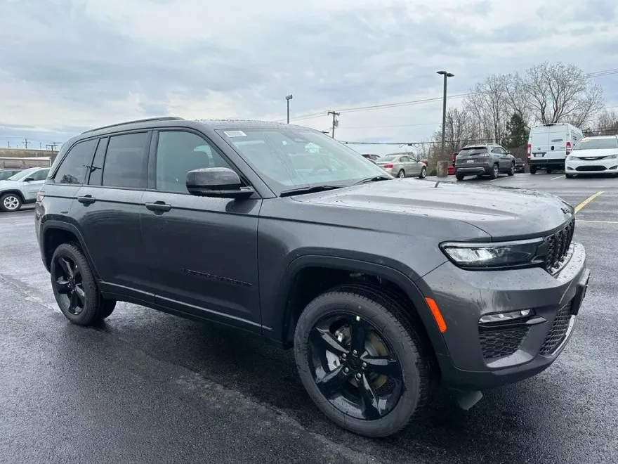 2025 Jeep Grand Cherokee Limited photo 1