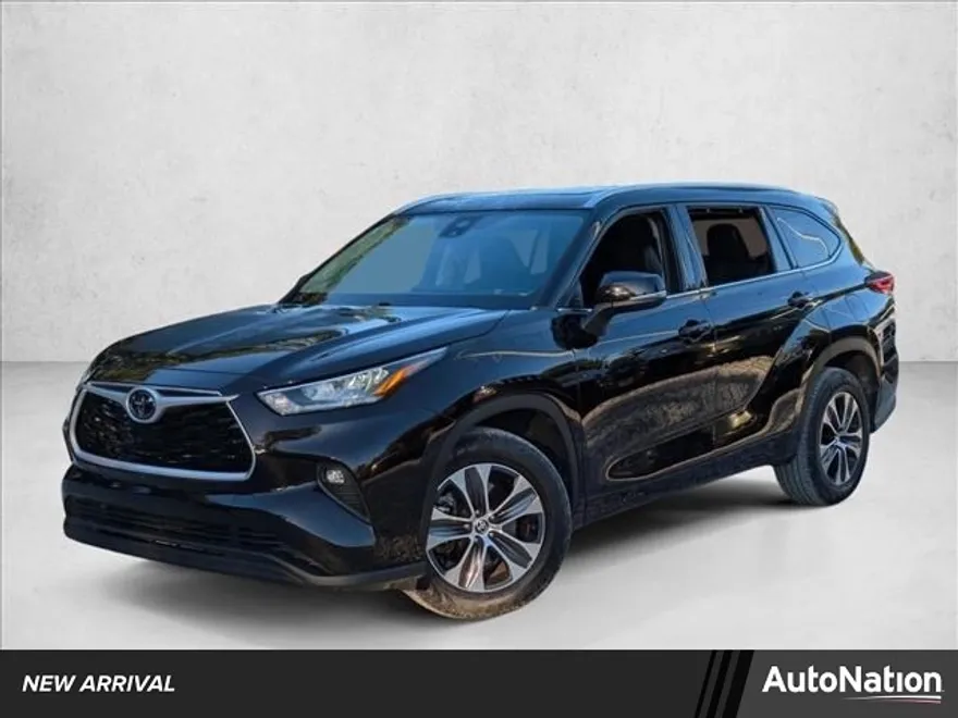 2020 Toyota Highlander XLE photo 1