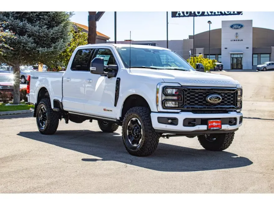 2025 Ford F-350 Lariat photo 1