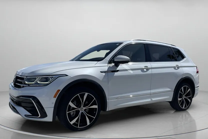 2022 Volkswagen Tiguan SEL Premium R-Line photo 1