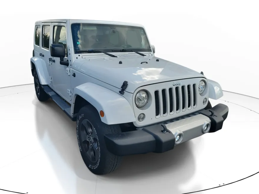2017 Jeep Wrangler Unlimited Sahara photo 1