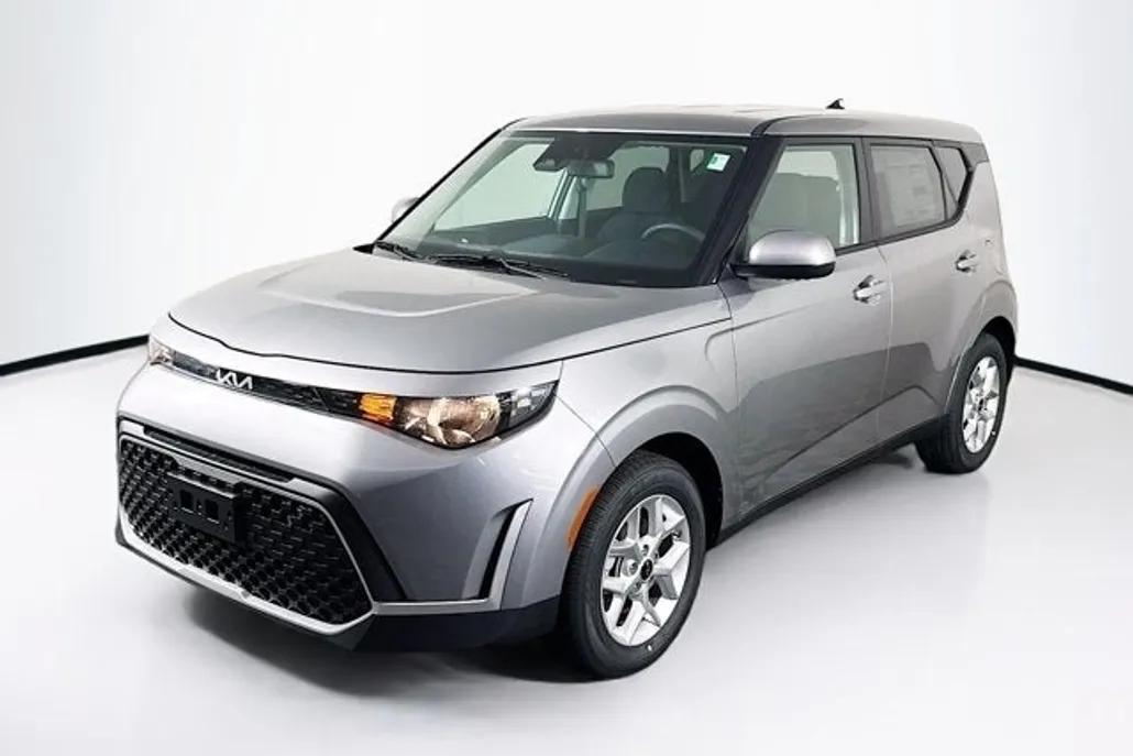 2025 Kia Soul LX photo 1