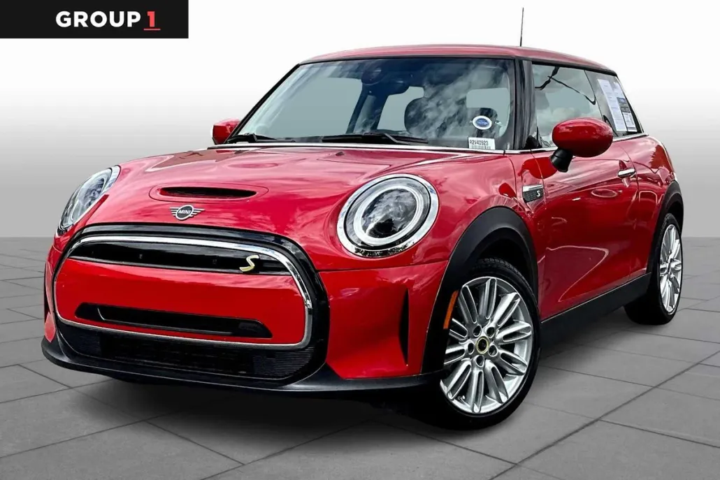 2024 Mini Cooper 2 Door Hardtop SE photo 1