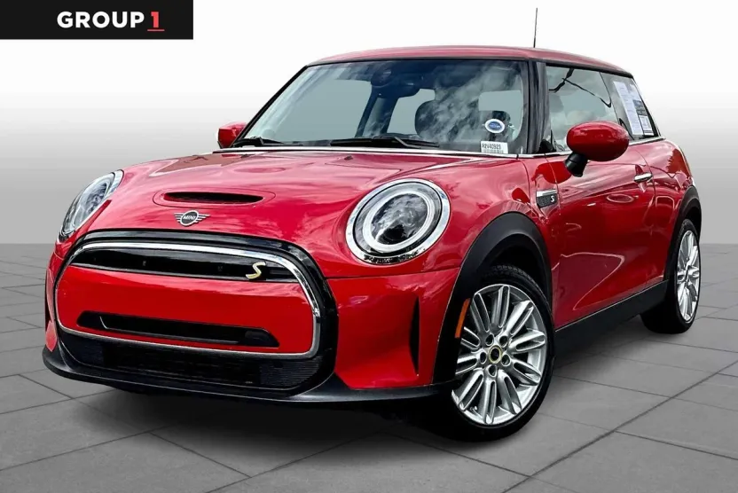 2024 Mini Cooper 2 Door Hardtop SE photo 1