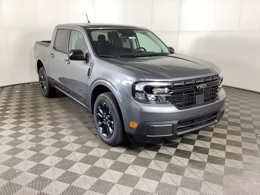 2024 Ford Maverick Lariat photo 1