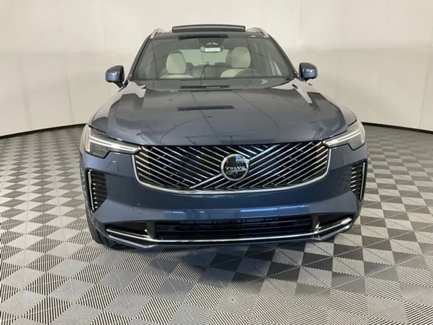 2026 Volvo XC90 Plus photo 1