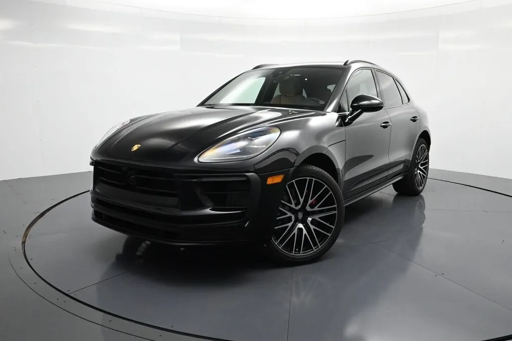 2025 Porsche Macan S photo 1