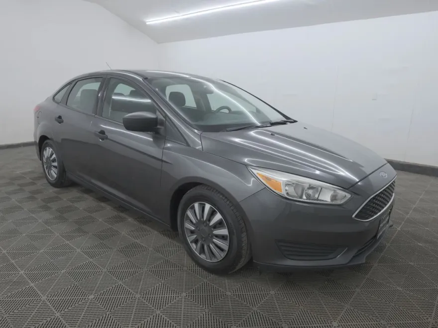 2015 Ford Focus Sedan photo 1