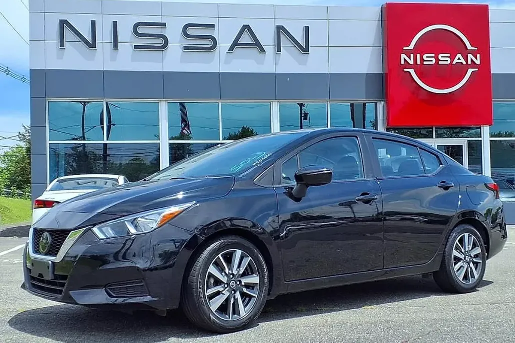 2021 Nissan Versa SV photo 1