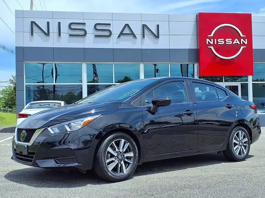 2021 Nissan Versa SV photo 1