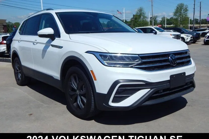 2024 Volkswagen Tiguan SE Sport photo 1