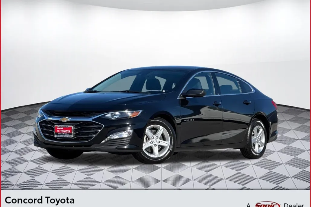2024 Chevrolet Malibu 1LT photo 1