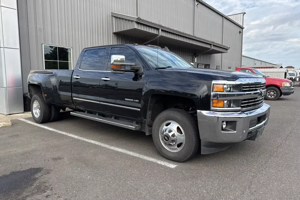2016 Chevrolet Silverado 3500HD LTZ photo 1