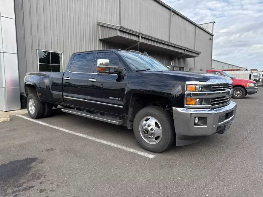 2016 Chevrolet Silverado 3500HD LTZ photo 1