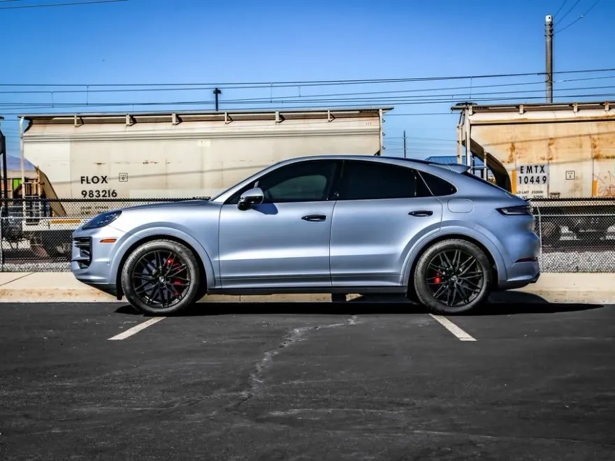 2025 Porsche Cayenne E-Hybrid Coupe Turbo photo 1