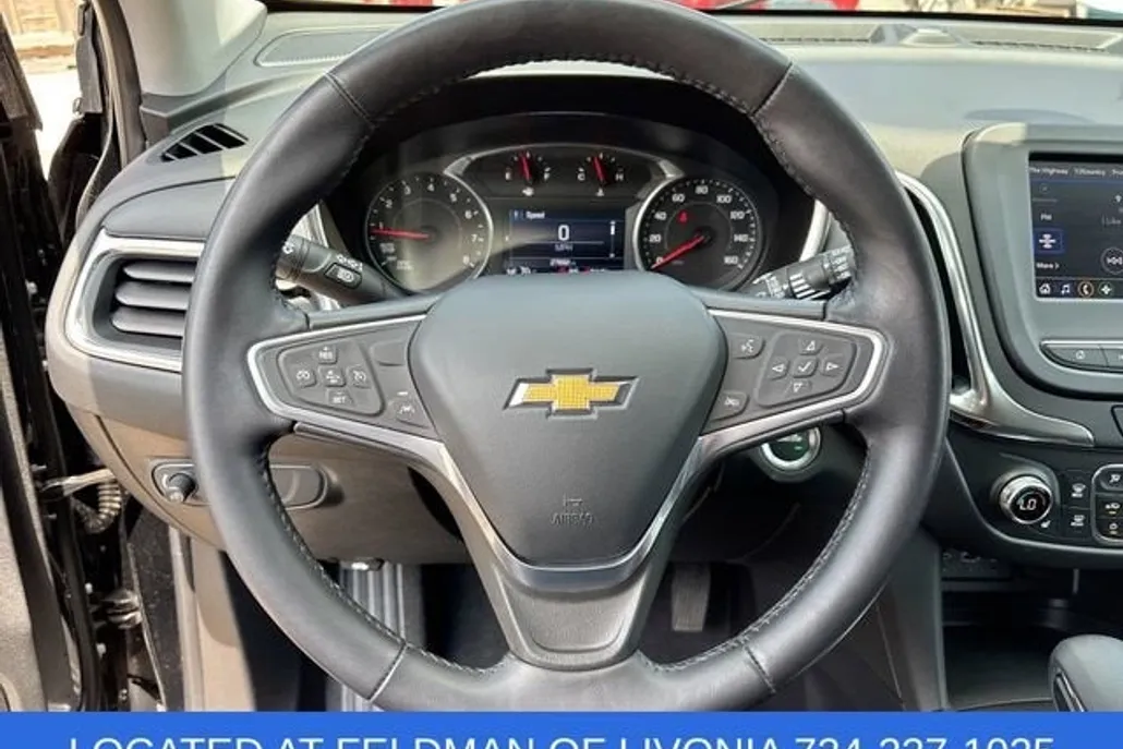 2022 Chevrolet Equinox LT photo 1