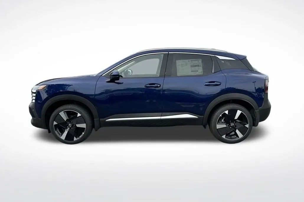 2025 Nissan Kicks SR photo 1