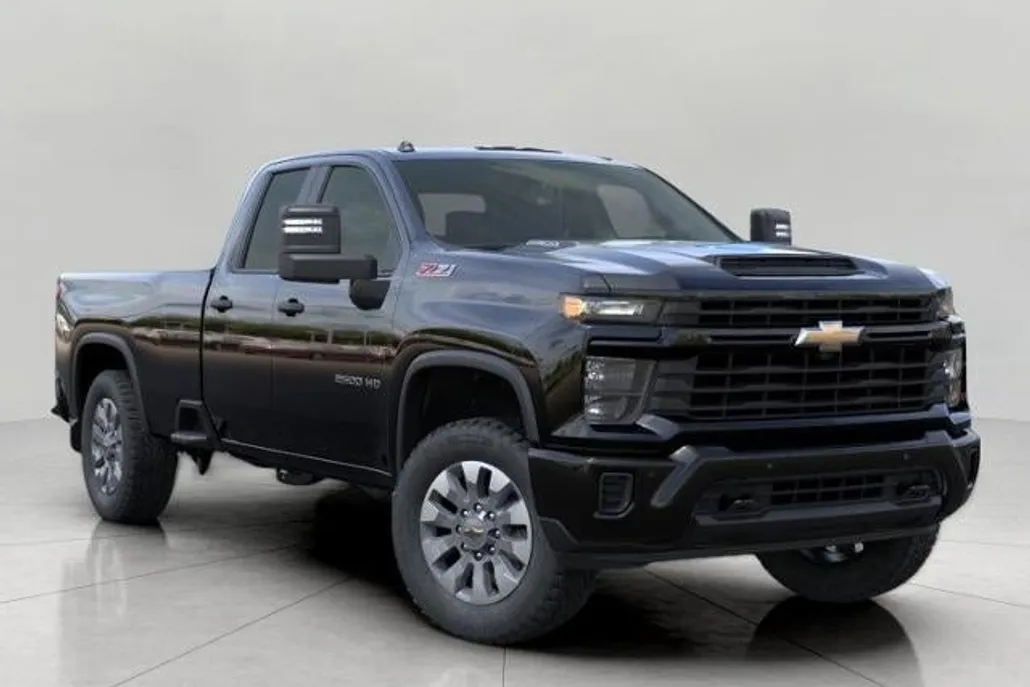 2025 Chevrolet Silverado 2500HD Custom photo 1