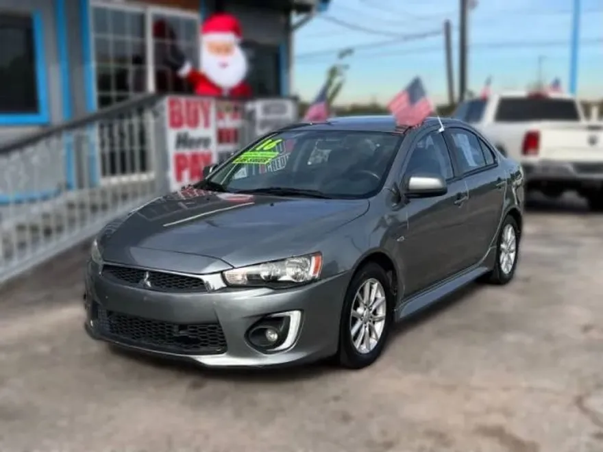 2016 Mitsubishi Lancer ES photo 1
