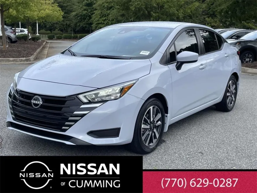 2025 Nissan Versa 1.6 SV photo 1