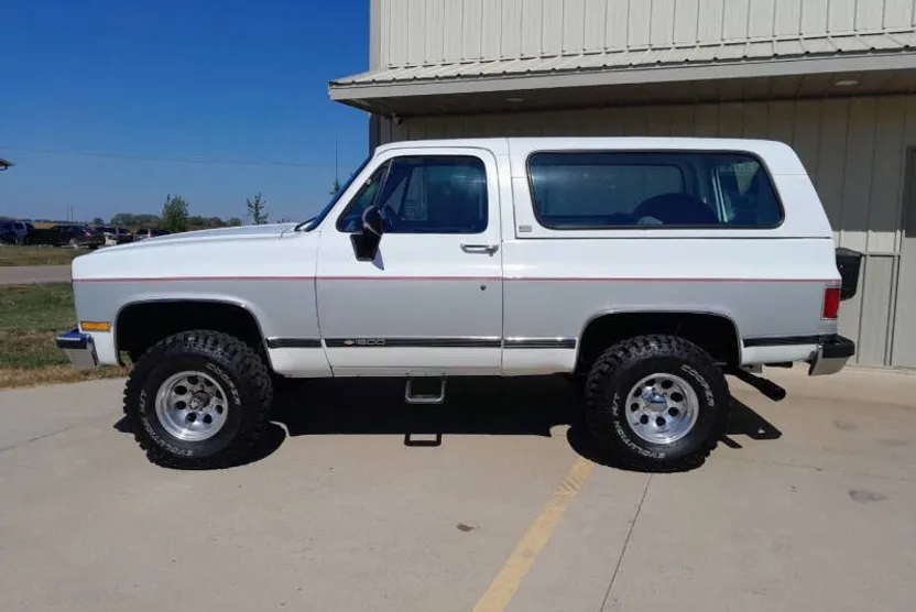 1989 Chevrolet Blazer photo 1