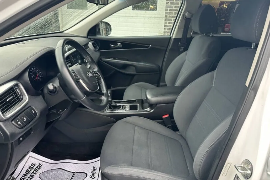 2019 Kia Sorento S V6 photo 1