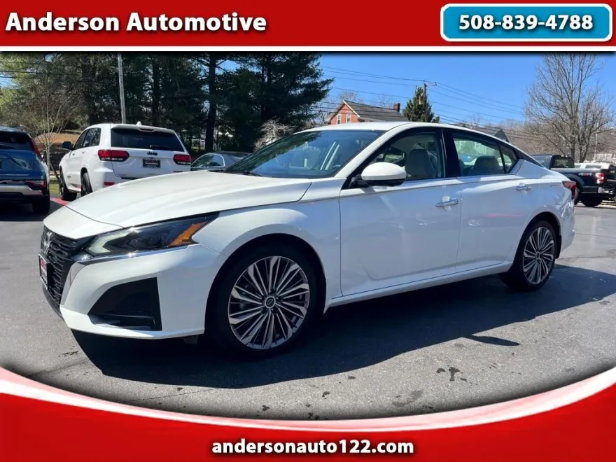 2024 Nissan Altima SL photo 1