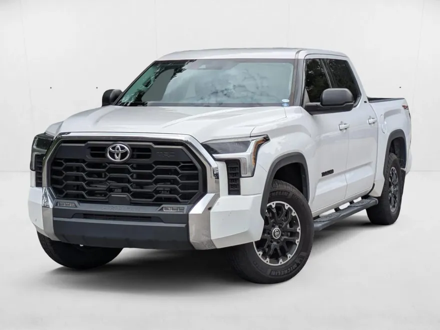 2022 Toyota Tundra SR5 photo 1