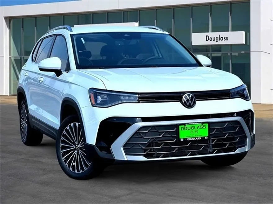2025 Volkswagen Taos SE photo 1