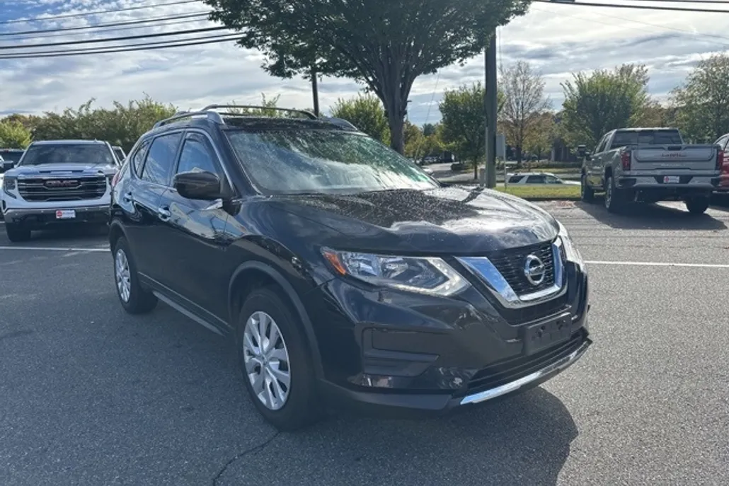 2017 Nissan Rogue S photo 1