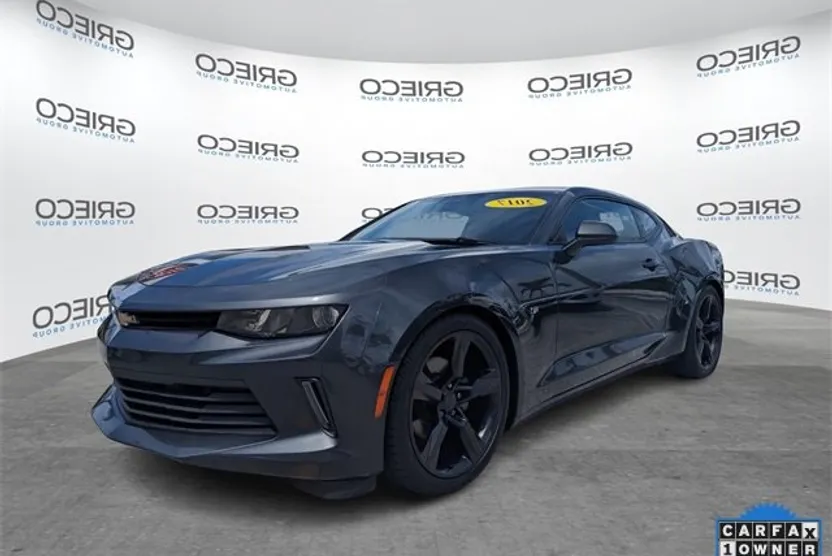 2017 Chevrolet Camaro 1LT photo 1