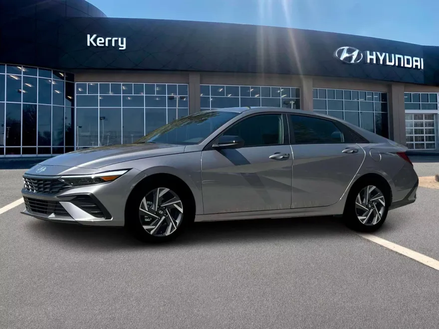 2025 Hyundai Elantra SEL Sport photo 1