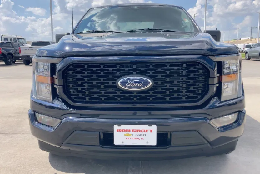 2023 Ford F-150 XL photo 1