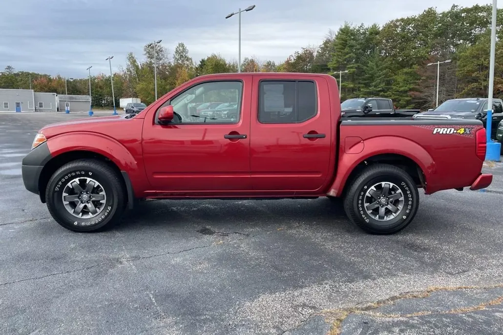 2018 Nissan Frontier PRO-4X photo 1