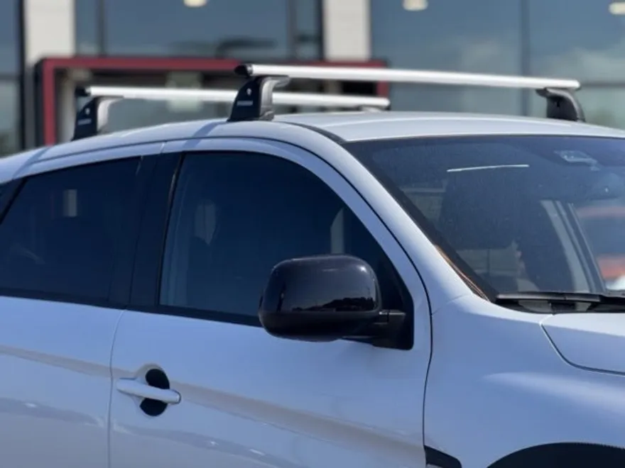 2025 Mitsubishi Outlander Sport ES SE LE photo 1