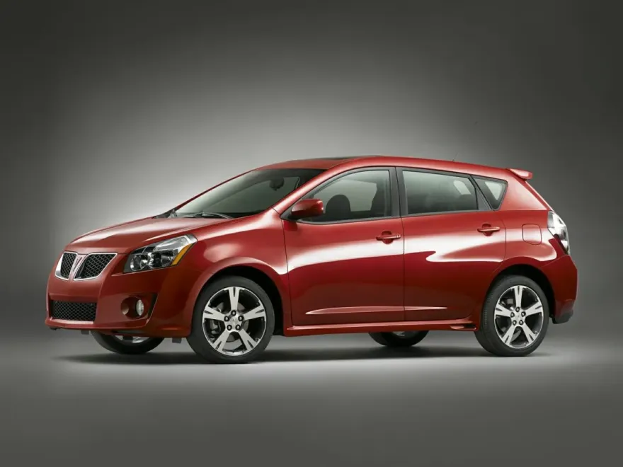 2010 Pontiac Vibe Base photo 1