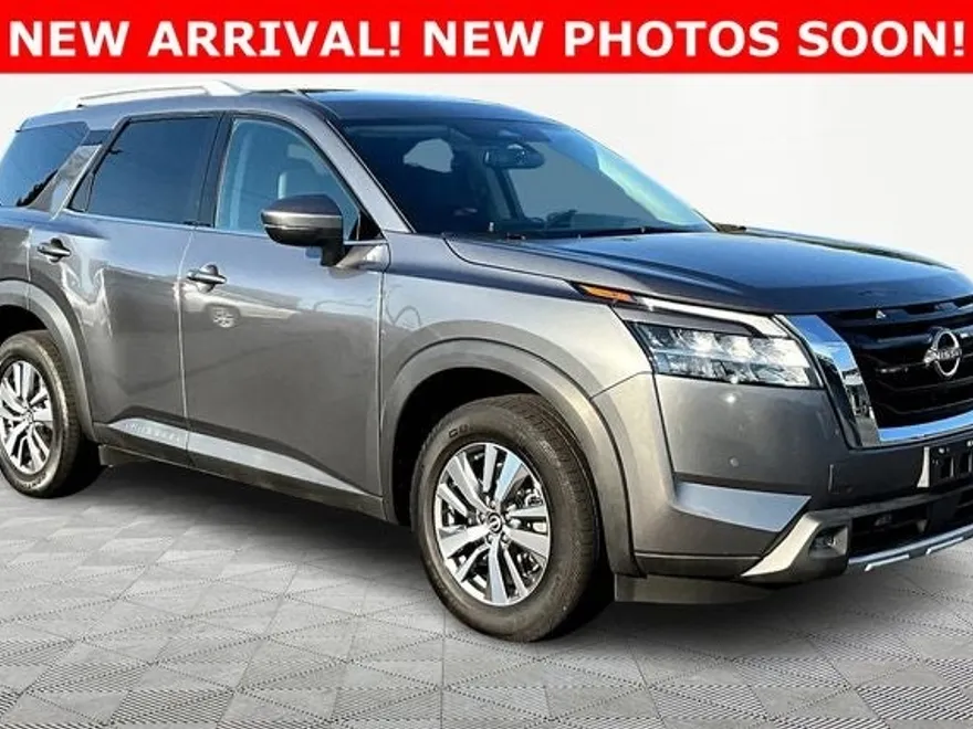 2022 Nissan Pathfinder SL photo 1