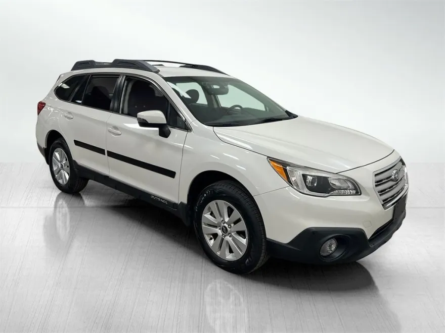 2017 Subaru Outback 2.5i Premium photo 1