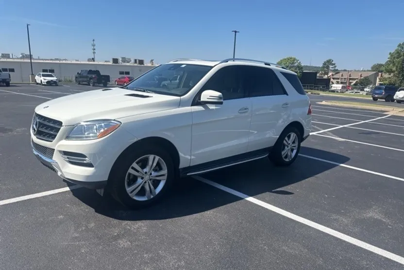 2013 Mercedes Benz ML 4MATIC photo 1