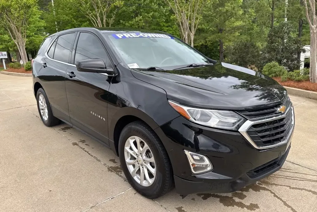 2020 Chevrolet Equinox LT photo 1