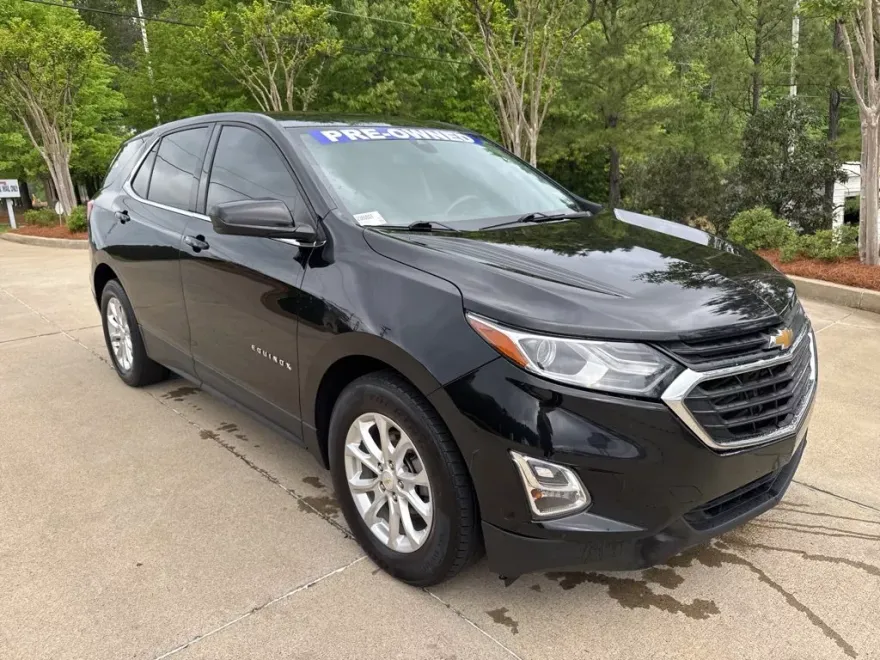 2020 Chevrolet Equinox LT photo 1